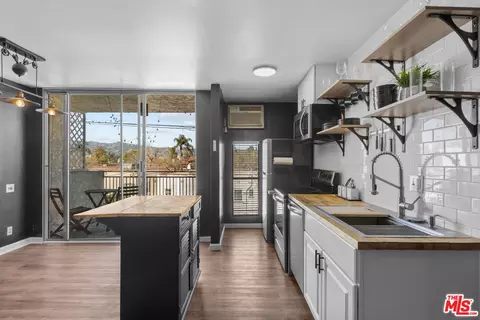 6151 Orange St #311, Los Angeles, CA 90048