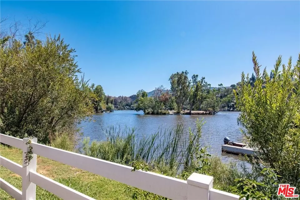  2344 Laguna Circle Dr, Agoura, CA 91301 photo 2