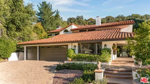 1699 Strandway Ct, Westlake Village, CA 91361