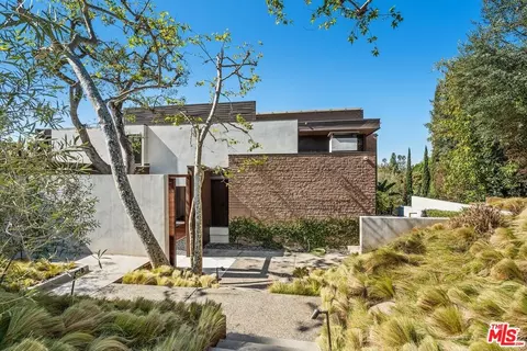 1005 Elden Way, Beverly Hills, CA 90210