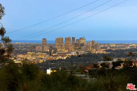 1700 Sunset Plaza Dr, Los Angeles, CA 90069