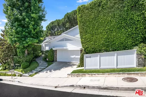 2445 Banyan Dr, Los Angeles, CA 90049