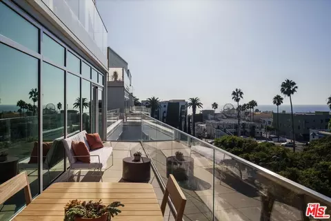 1705 Ocean Ave #504, Santa Monica, CA 90401