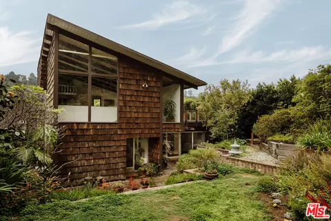 9620 Heather Rd, Beverly Hills, CA 90210