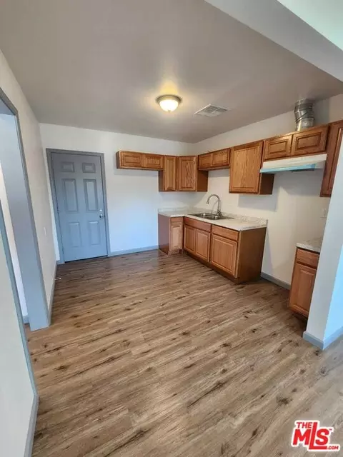209 E Avenue P4, Palmdale, CA 93550 photo 5