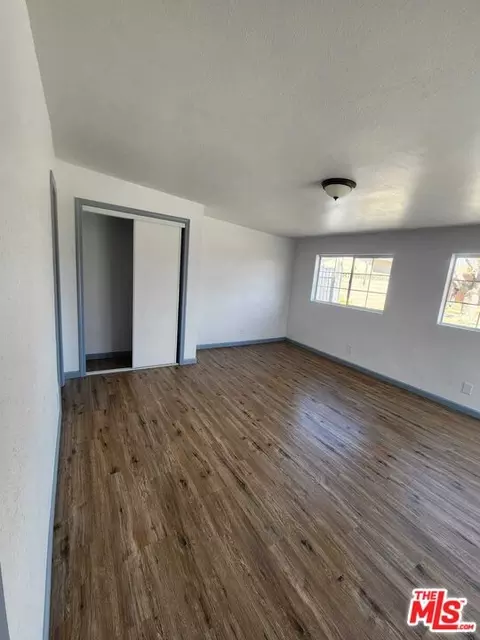 209 E Avenue P4, Palmdale, CA 93550 photo 9