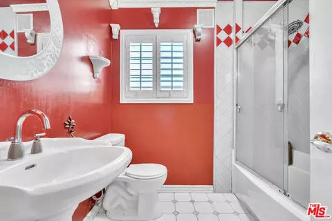 Bath - 1782 E Gladwick St, Carson, CA 90746 photo 1 of 3