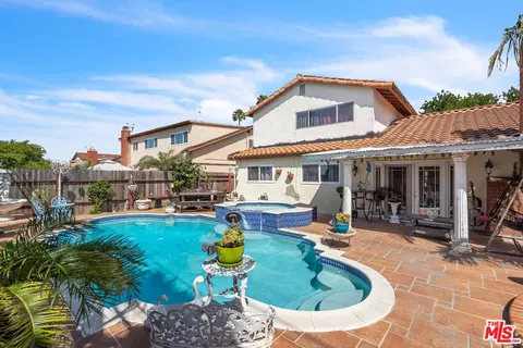 1782 E Gladwick St, Carson, CA 90746