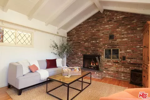 Undisclosed, Studio City, CA 91604 photo 9