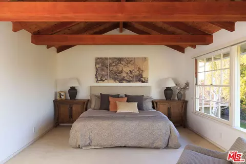 Undisclosed, Studio City, CA 91604 photo 11