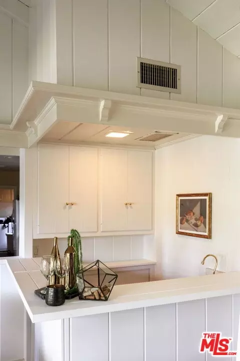 Undisclosed, Studio City, CA 91604 photo 14