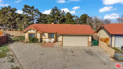 1008 Angela Ct, Lancaster, CA 93535