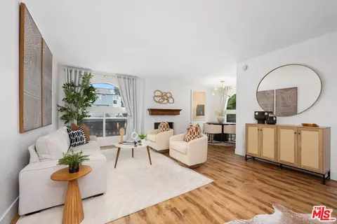 8149 Manitoba St #1, Playa Del Rey, CA 90293