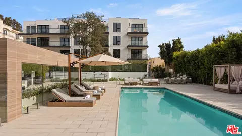 505 S Barrington Ave #406, Los Angeles, CA 90049
