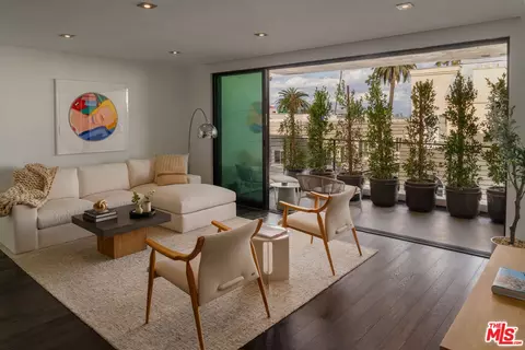 432 N Oakhurst Dr #403, Beverly Hills, CA 90210