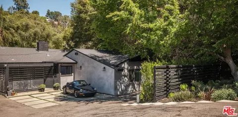 3252 Laurel Canyon Blvd, Studio City, CA 91604