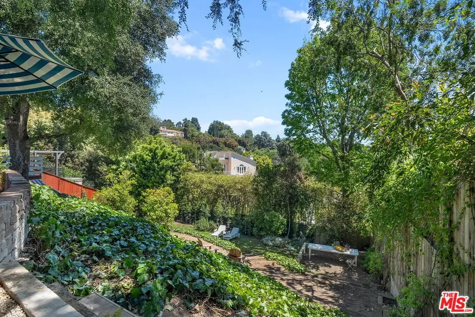  242 Bronwood Ave, Los Angeles, CA 90049 photo 55