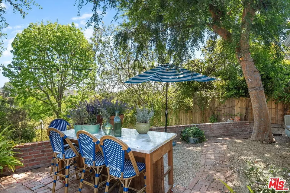  242 Bronwood Ave, Los Angeles, CA 90049 photo 51