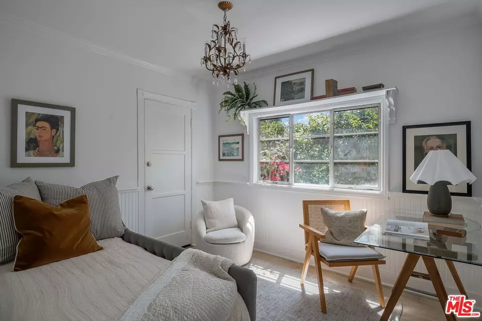  242 Bronwood Ave, Los Angeles, CA 90049 photo 38