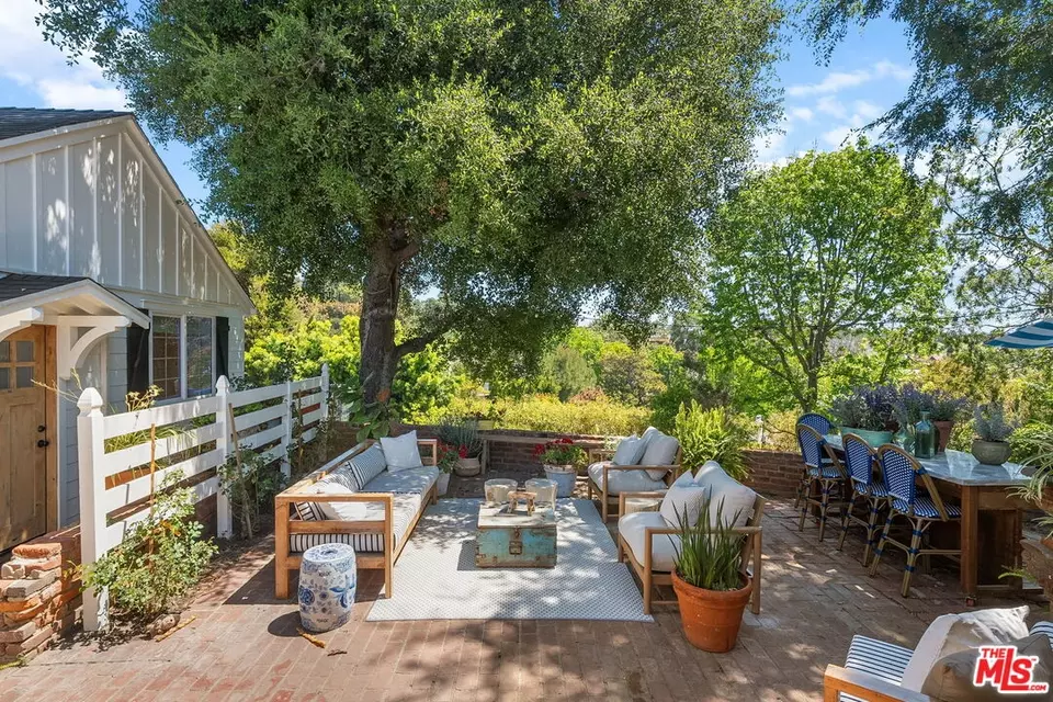  242 Bronwood Ave, Los Angeles, CA 90049 photo 50