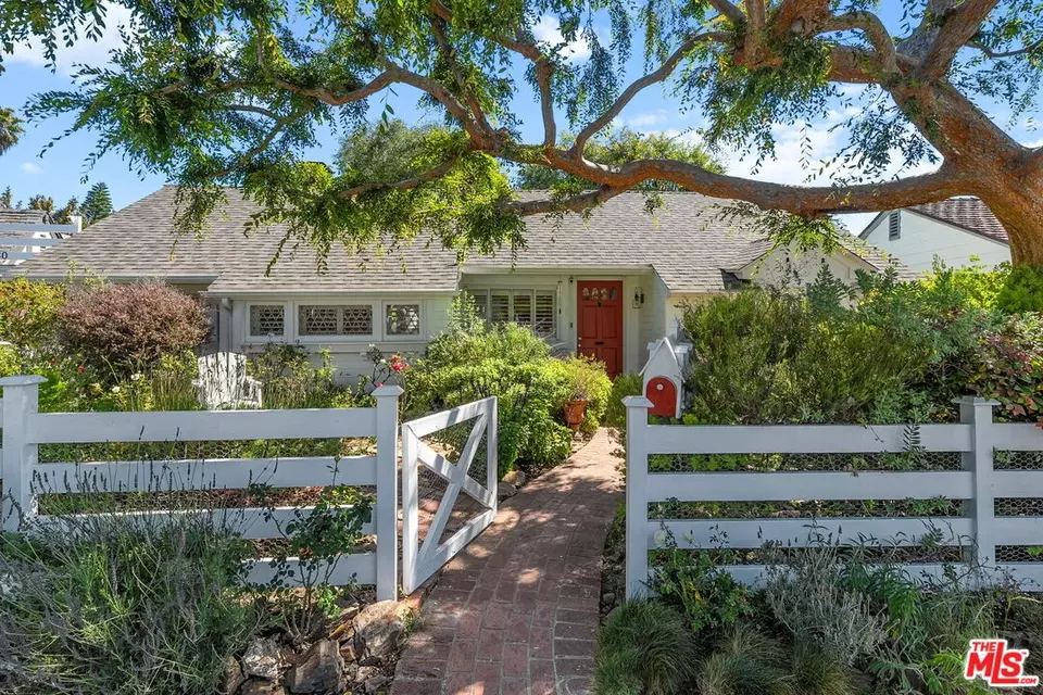  242 Bronwood Ave, Los Angeles, CA 90049 photo 1