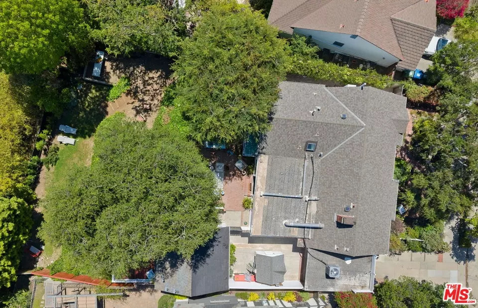  242 Bronwood Ave, Los Angeles, CA 90049 photo 64