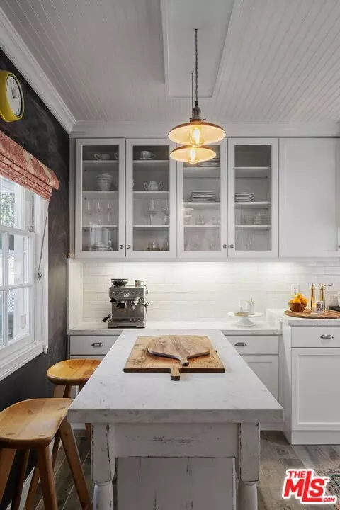  242 Bronwood Ave, Los Angeles, CA 90049 photo 30