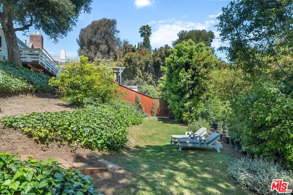  242 Bronwood Ave, Los Angeles, CA 90049 photo 57
