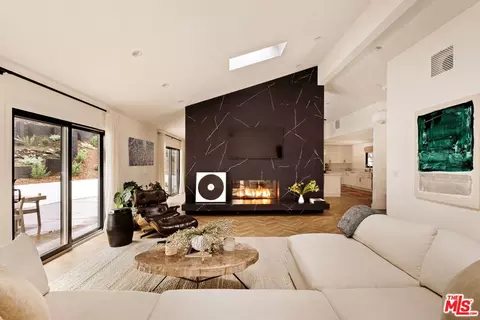 3476 Mandeville Canyon Rd, Los Angeles, CA 90049