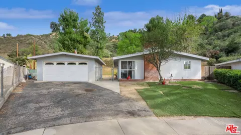 22402 Guadilamar Dr, Santa Clarita, CA 91350