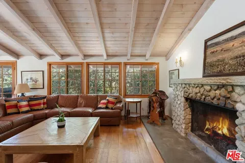 1809 Melhill Way, Los Angeles, CA 90049