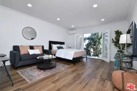 15344 Weddington St #308, Sherman Oaks, CA 91411