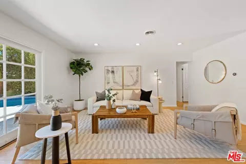 23335 Friar St, Woodland Hills, CA 91367