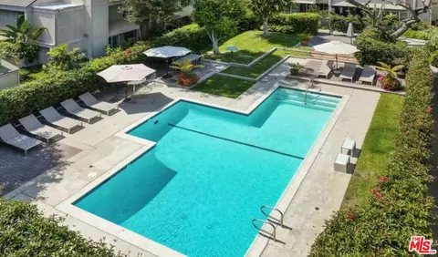 2520 Arizona Ave #5, Santa Monica, CA 90404