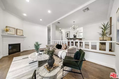 681 S Norton Ave #104, Los Angeles, CA 90005