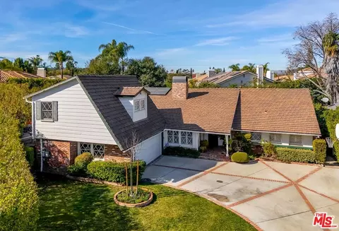 17647 Tarzana St, Encino, CA 91316