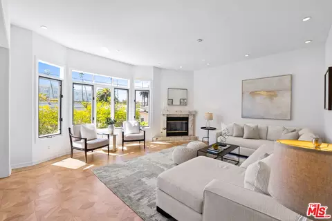 1044 5th St #202, Santa Monica, CA 90403