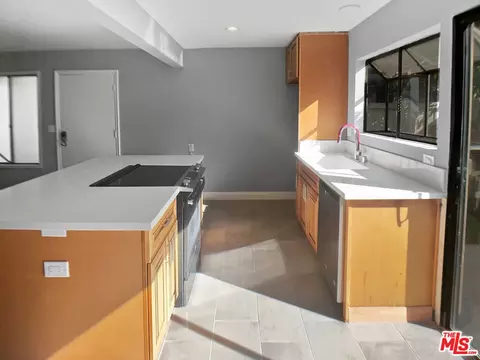 99 Streamwood, Irvine, CA 92620 photo 2
