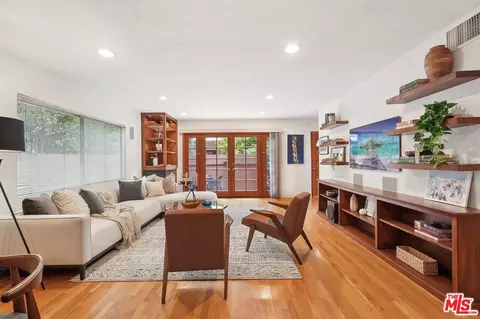 1127 15th St #C, Santa Monica, CA 90403