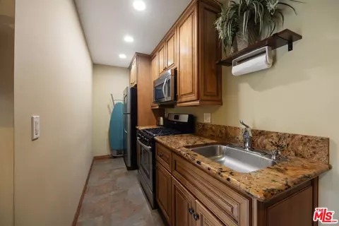 6930 Balcom Ave, Reseda, CA 91335 photo 21