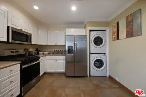6930 Balcom Ave, Reseda, CA 91335 photo 9