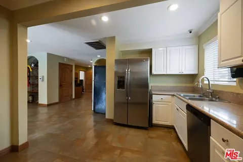 6930 Balcom Ave, Reseda, CA 91335 photo 10