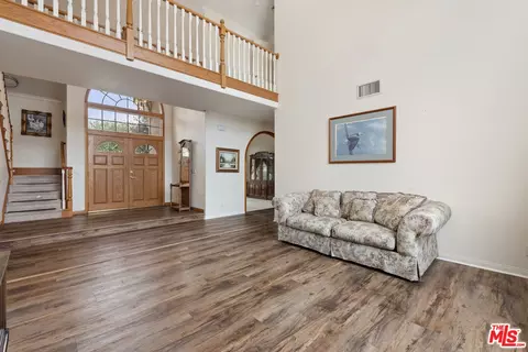 363 E Bonita Dr, Simi Valley, CA 93065 photo 4