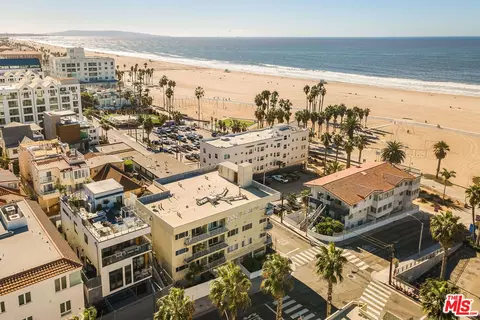 1649 Appian Way #105, Santa Monica, CA 90401