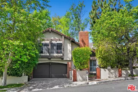 2881 Woodwardia Dr, Los Angeles, CA 90077