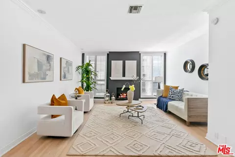 1209 N Kings Rd #4, West Hollywood, CA 90069