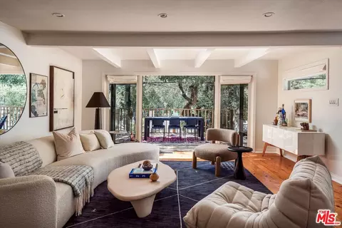 8461 Kirkwood Dr, Los Angeles, CA 90046
