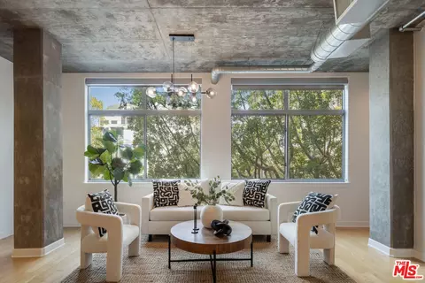 Living - 840 E Green St #307, Pasadena, CA 91101 photo 1 of 1