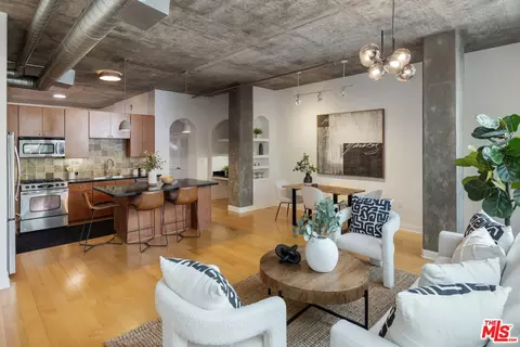 840 E Green St #307, Pasadena, CA 91101