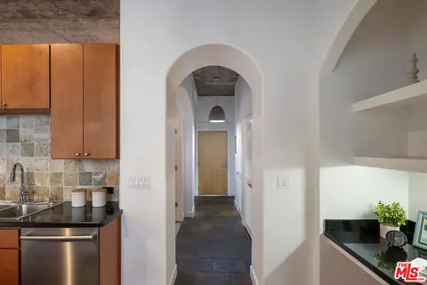 Entry Way - 840 E Green St #307, Pasadena, CA 91101 photo 1 of 1